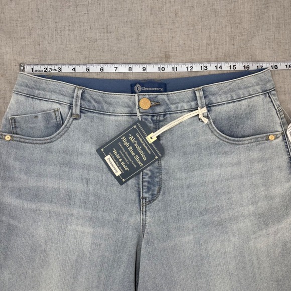 NWT Democracy "Ab"solution High Rise Jean Shorts Light Blue Denim Women's 14 - Picture 4 of 10